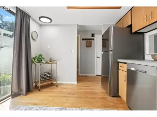 Photo #4: 123450439 Listing 