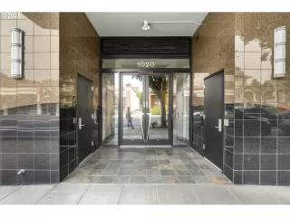 Photo #2: 123927849 Listing