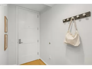 Photo #4: 123927849 Listing