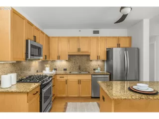 Photo #6: 123927849 Listing