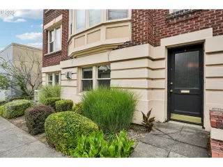 Photo #4: 124868533 Listing