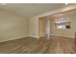 Photo #6: 125582479 Listing 