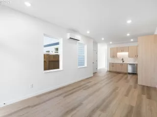 Photo #1: 125697457 Listing 