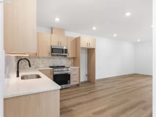 Photo #2: 125697457 Listing 