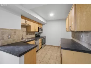 Photo #5: 125871536 Listing 