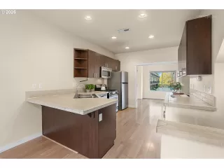 Photo #6: 127006044 Listing 