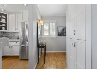 Photo #6: 127236452 Listing