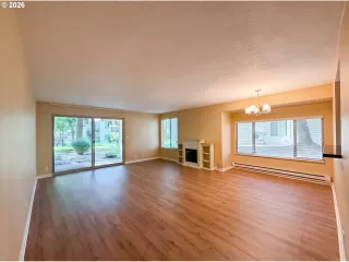 Photo #1: 127652438 Listing 