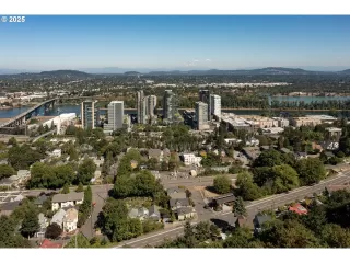 Photo #3: 127712759 Listing 