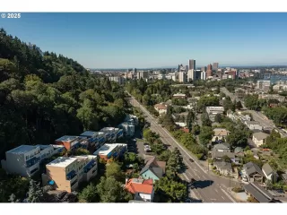 Photo #4: 127712759 Listing 