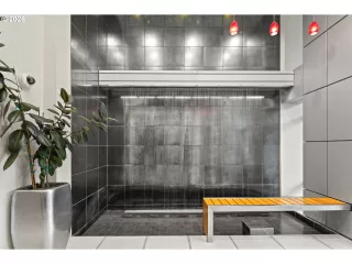 Photo #4: 127736708 Listing 