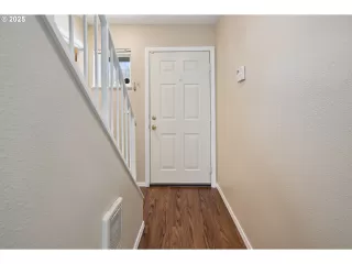 Photo #3: 127910432 Listing