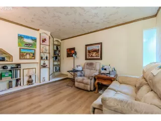 Photo #3: 128324795 Listing