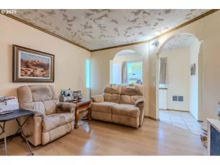 Photo #4: 128324795 Listing