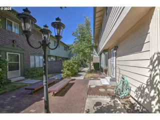 Photo #2: 129448726 Listing