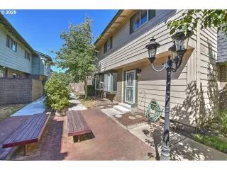 Photo #3: 129448726 Listing