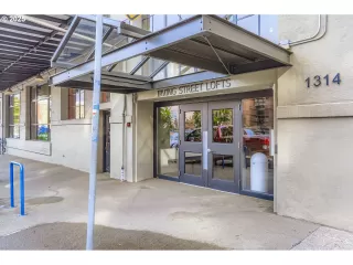 Photo #2: 129454912 Listing