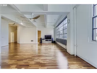 Photo #4: 129454912 Listing