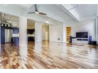 Photo #5: 129454912 Listing