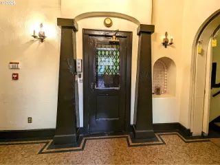 Photo #3: 129621291 Listing 