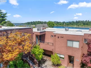 Photo #1: 129658035 Listing