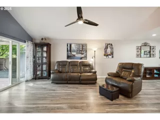 Photo #2: 129671915 Listing 