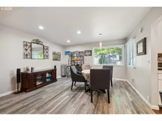 Photo #4: 129671915 Listing 