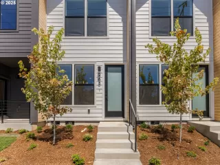 Photo #1: 129977403 Listing 