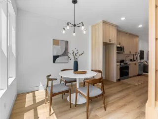 Photo #5: 129977403 Listing 