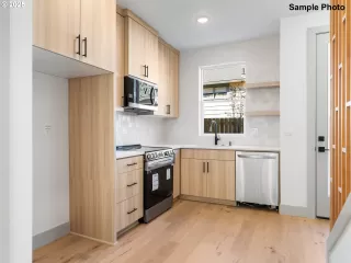 Photo #3: 130297706 Listing