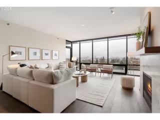 Photo #4: 130650355 Listing