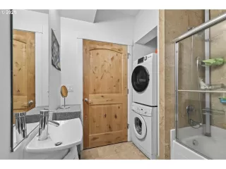 Photo #5: 131109800 Listing