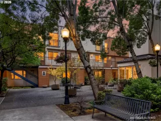 Photo #2: 131365239 Listing