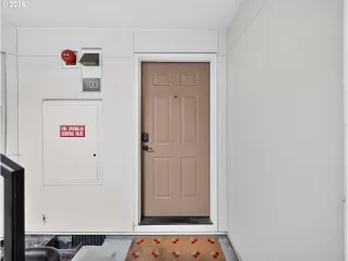 Photo #4: 131365239 Listing