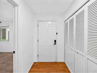 Photo #5: 131365239 Listing