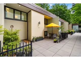Photo #2: 131458917 Listing 