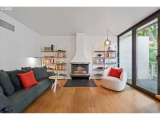 Photo #3: 131458917 Listing 