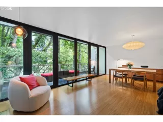 Photo #4: 131458917 Listing 