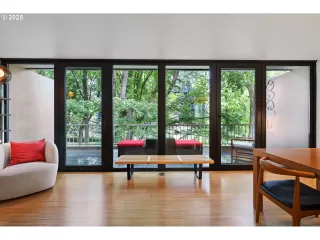 Photo #5: 131458917 Listing 