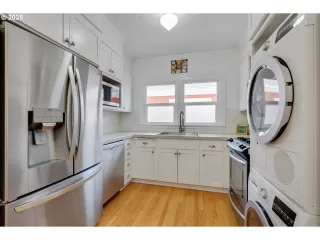 Photo #6: 131632513 Listing 