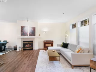 Photo #4: 132385102 Listing