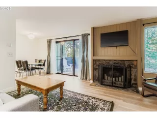 Photo #3: 132809288 Listing 