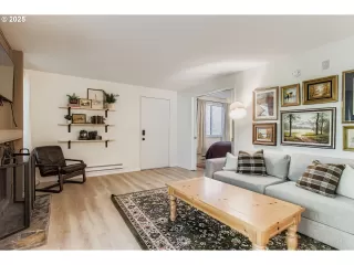 Photo #4: 132809288 Listing 