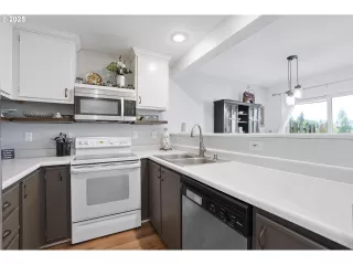 Photo #6: 133189428 Listing