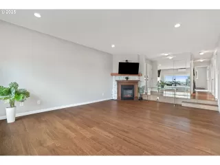 Photo #6: 133212994 Listing