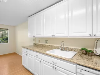 Photo #4: 133373116 Listing 