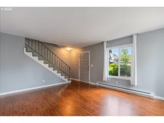 Photo #5: 133417825 Listing