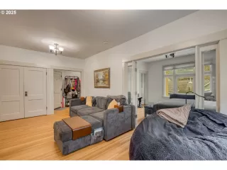 Photo #5: 133426686 Listing 