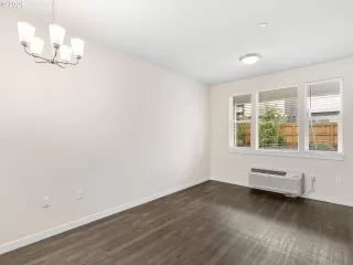 Photo #3: 133542079 Listing 