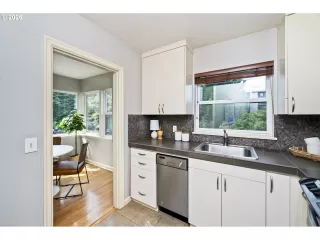 Photo #2: 133912531 Listing